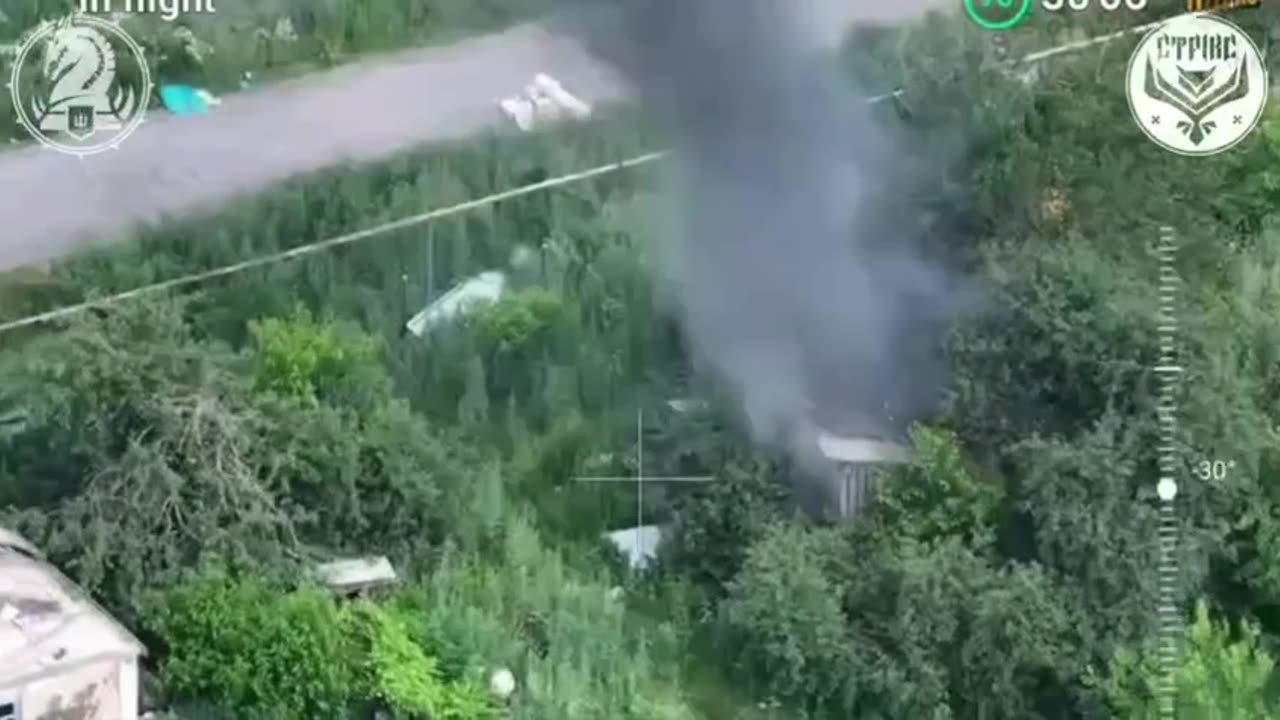 Ukrainians Mocking Russian Soldiers As They Flee from Burning Shed