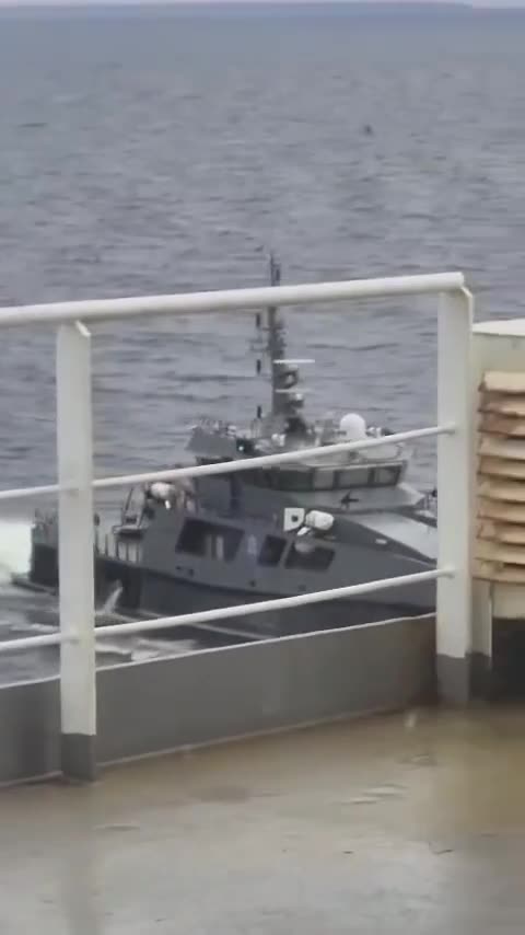 Estonian Navy's failed attempt to seize a tanker sailing to a Russian port