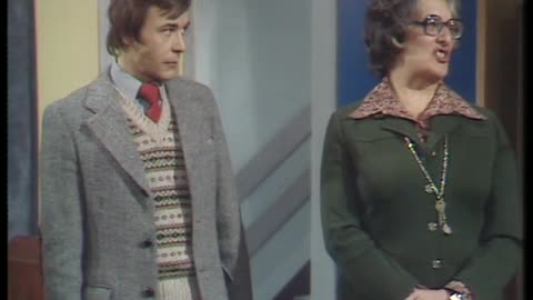 MIND YOUR LANGUAGE S01E13 - The Examination