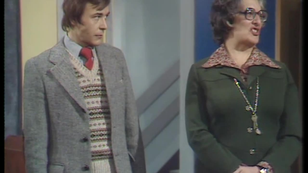 MIND YOUR LANGUAGE S01E13 - The Examination