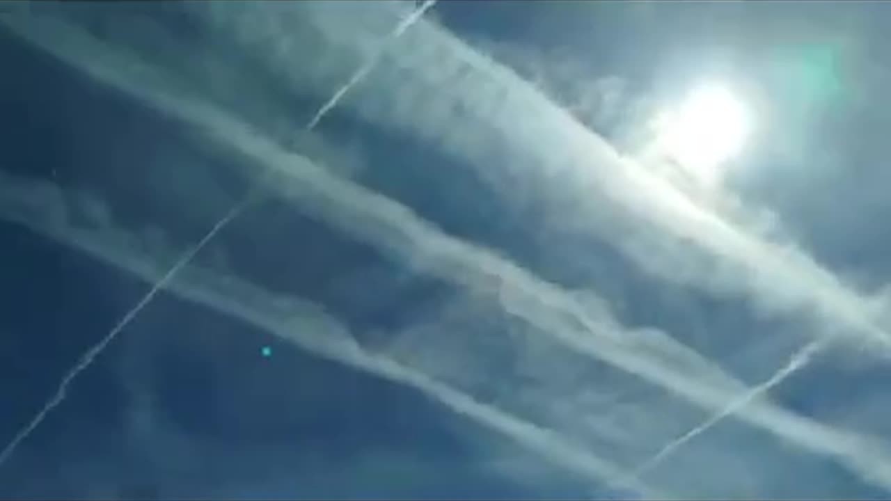 Ci avvelenano dall'alto ogni giorno.