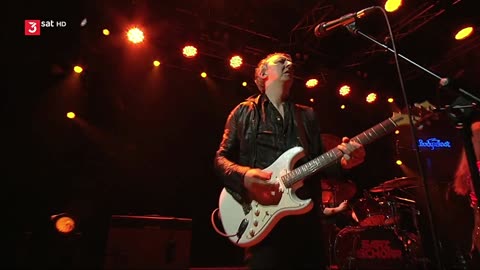 The Circle Is Complete (Robin Trower cover) - Sari Schorr (live)