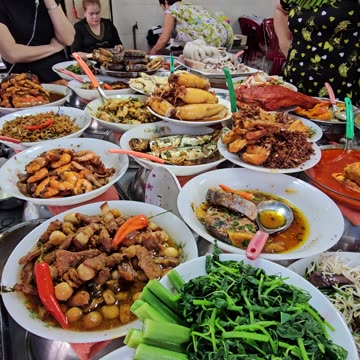 Vietnamese street food (part 17) - What is Vietnamese lunch?