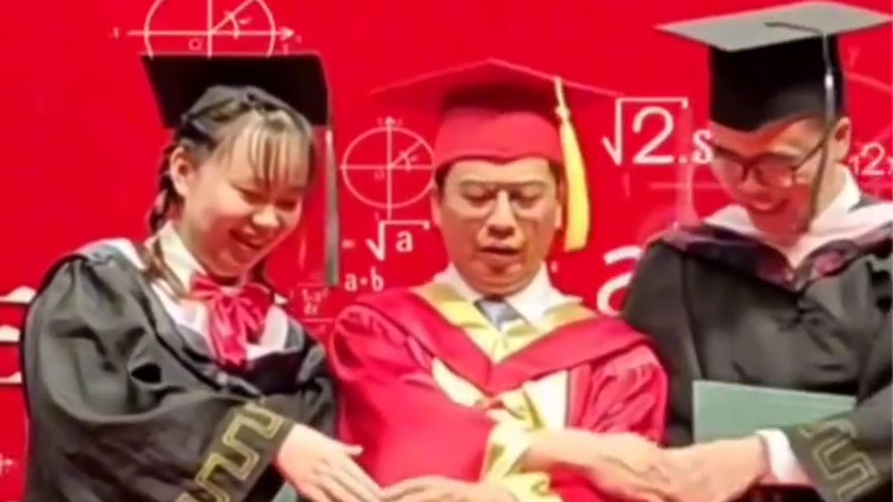 🤣 Awkward Handshake Moment Caught on Camera, You’ll Cringe AND Laugh! 😂