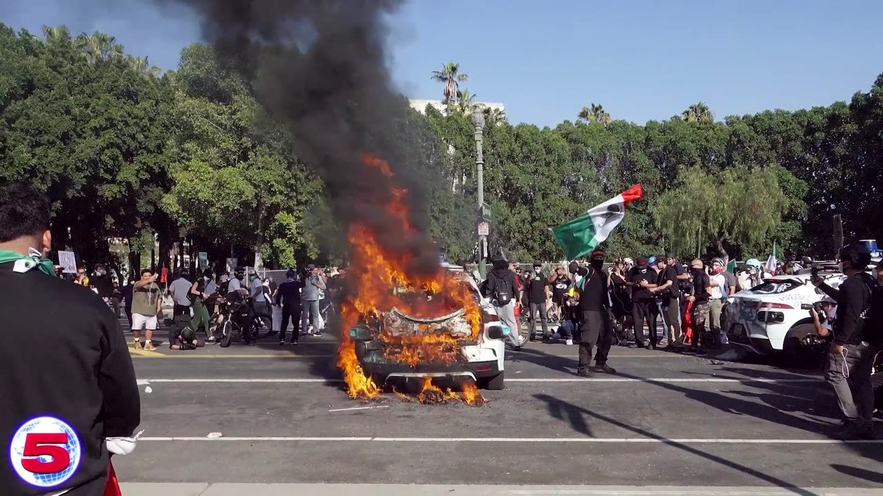 Sidam dodges exploding Waymos at Anti ICE protest