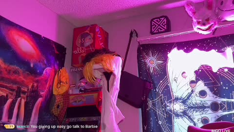 - LATENIGHT ; GOES LIVE TO SAY HE DON'T WANT BARBIE TO LEAVE !