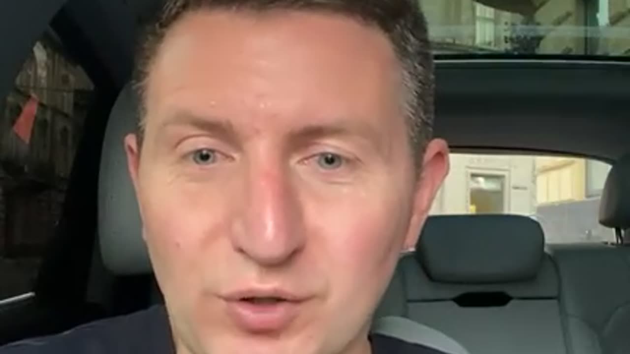 У період дії воєнного стану не можуть бути припинені повноваження КМУ