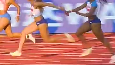The smoothest of switches #DiamondLeague #track #relay #shorts
