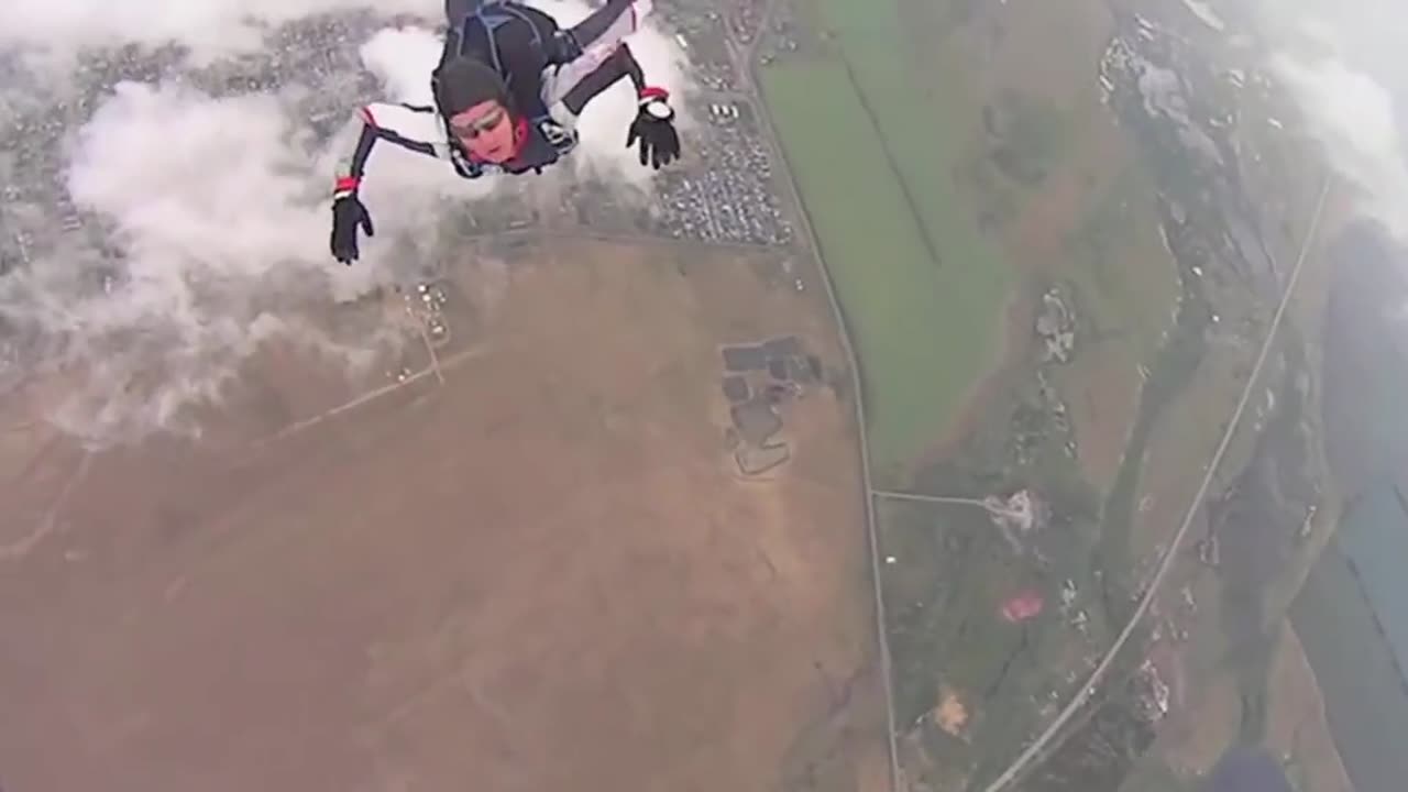 Skydivers 2!✌🏽🤩