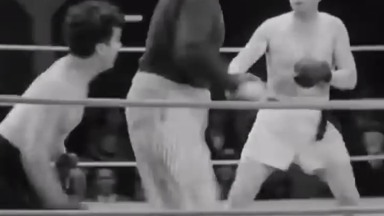 Charlie Chaplin is the most humorous boxer
