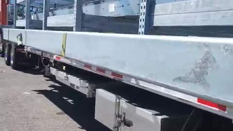 WIIIDDDEE LOOOAAADDD #ourtruckinglife #trucking #reallifetruckers #truckdriver #mytruckinglife