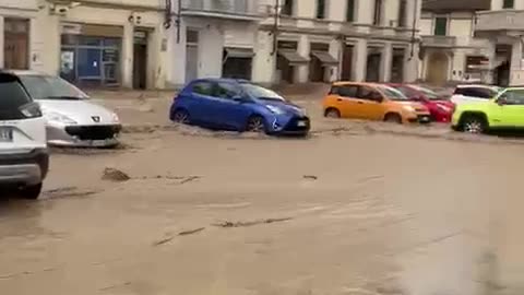 Firenze - MALTEMPO. A SESTO FIORENTINO ESONDA TORRENTE RIMAGGIO -2- (14.03.25)