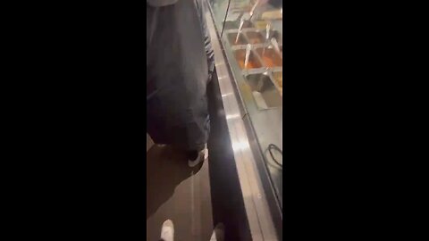 Police probe fight at West Hartford Chipotle caught on video; no arrests made. #CT #japd