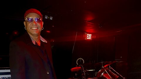 Colosos pace percusión