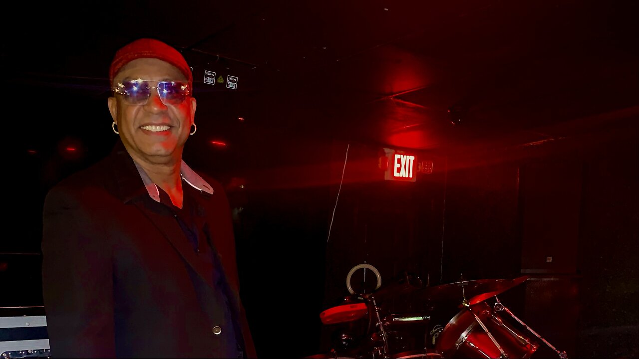 Colosos pace percusión