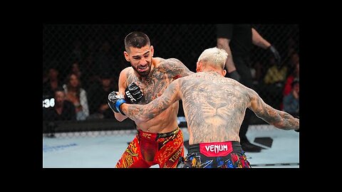 Ilia Topuria Knocks Out Charles Oliveira 👊 | UFC 317
