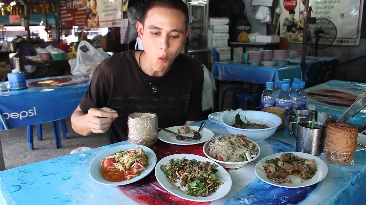 Thai Street Food Menu in Bangkok (Eating Thai Food Guide) อาหารอีสาน