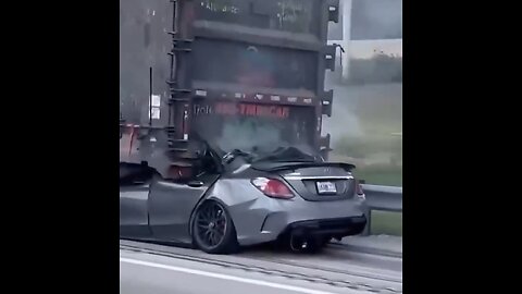 FREAK ACCIDENT ON HIGHWAY🚙🛣️🚚💥🏎️🚧🚐🚑GONE HORRIBLY WRONG🛣️🚛🛻💫