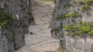La peligrosa carretera en China que es la "pesadilla de los conductores"