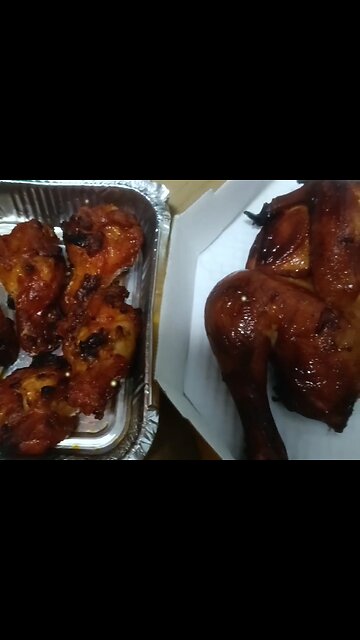 Eating) Rost Chicken & Chicken Wing, No Soda drink/ 소다 없는 치킨과 치킨 윙.