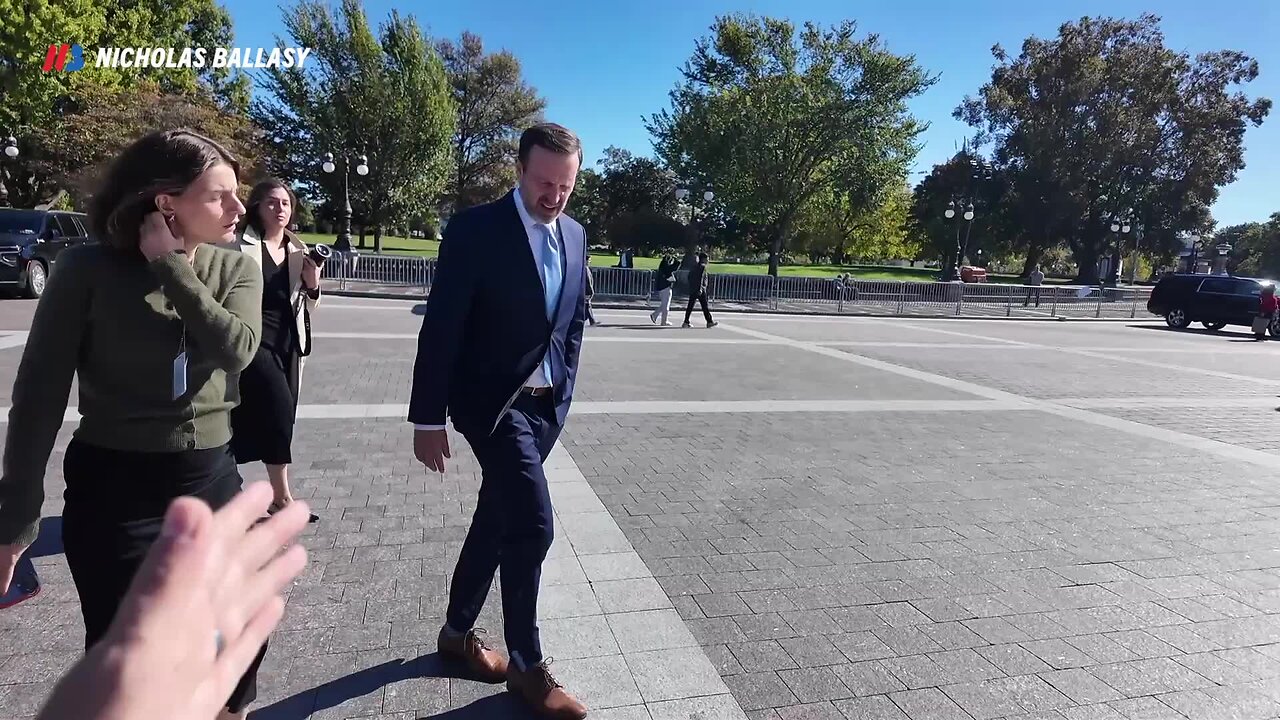 Sen. Murphy on Lawmakers Accepting Their Pay During the Shutdown