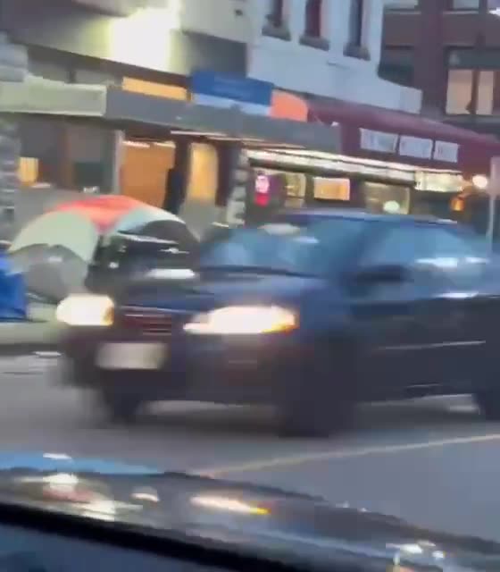 🇨🇦 VANCOUVER: - Top 11 in the happiness index in 2025.