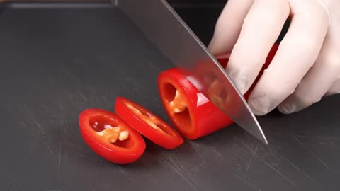 Chilli pepper slicing ASMR