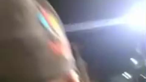 Joven murió al estrellarse con un poste mientras hacía piruetas en moto