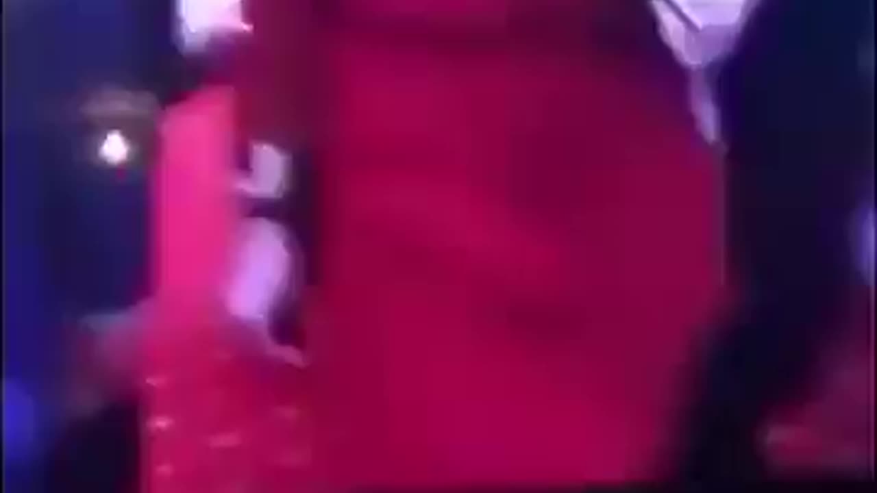 Jacinda Ardern Has Landing Gear