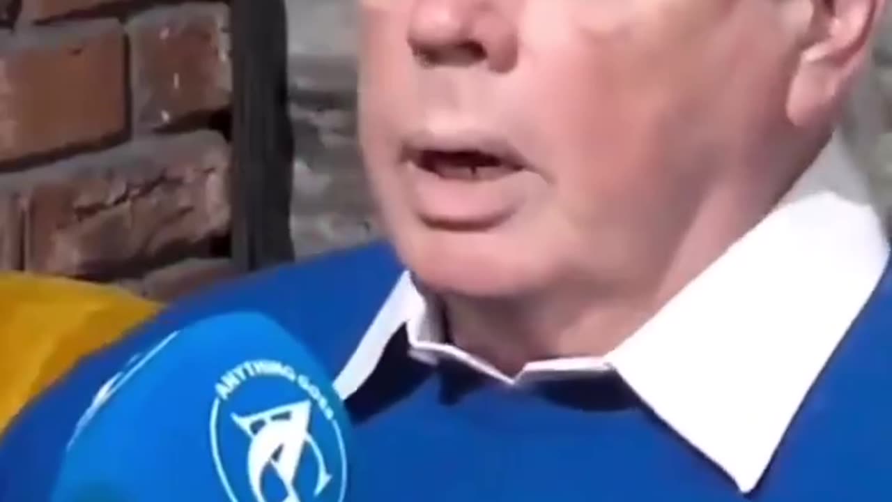 David Icke talking about the VAXXED💉 giving off a BLUE TOOTH CODE.