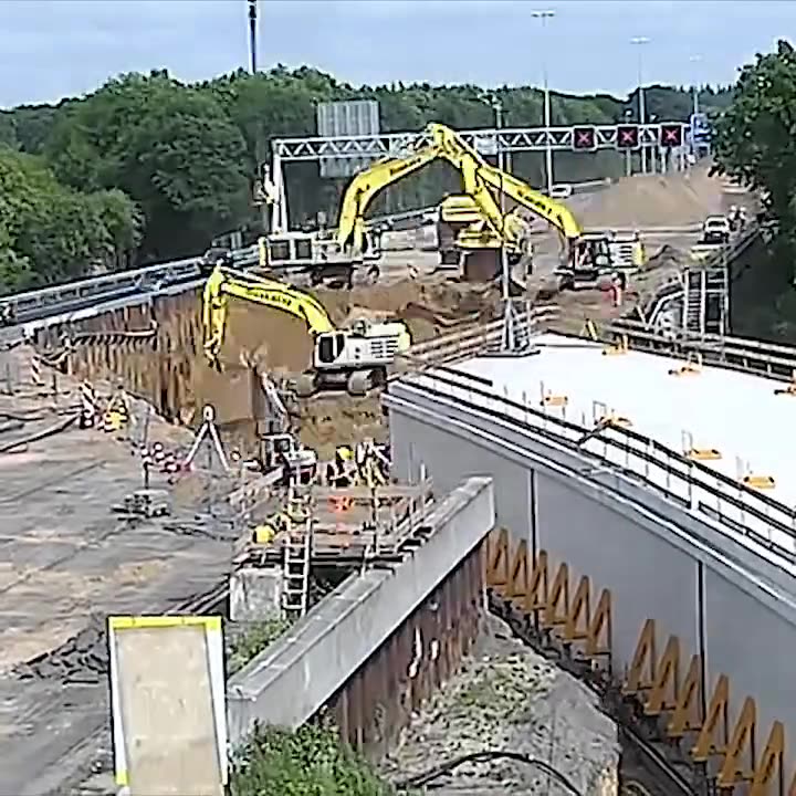 How the Dutch build a tunnel under a highway in one weekend