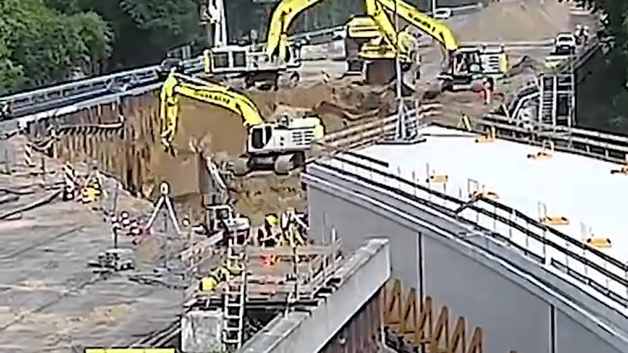 How the Dutch build a tunnel under a highway in one weekend