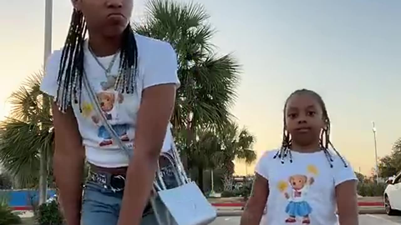 TWISTED SISTERS