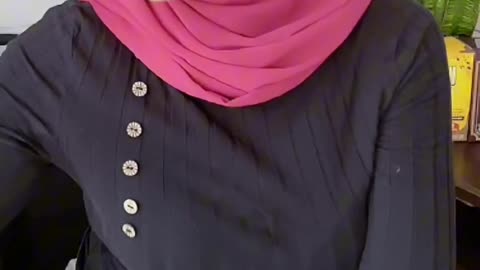 AMAZING HIJABI WITH A BEAUTIFUL CURVE
