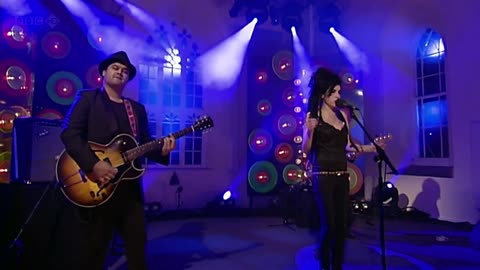 Tears Dry on Their Own - Amy Winehouse (acoustic)