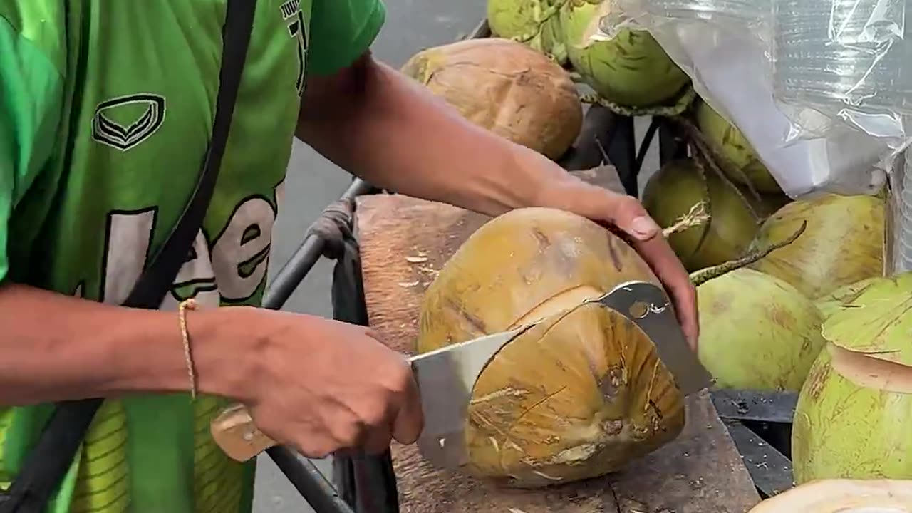 Only $1! Amazing Coconut Fruit Cutting Skills