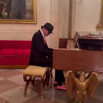 Kid Rock plays President FDR’s Grand Piano gifted by the Steinway Family in 1938 at the White House
