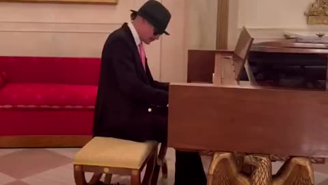 Kid Rock plays President FDR’s Grand Piano gifted by the Steinway Family in 1938 at the White House