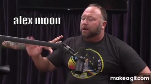 CONTROLLED OPPOSITION ALEX JONES TELLS JOE ROGAN THAT MAN LANDED ON THE MOON / VERY FUNNY