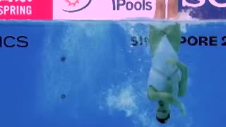 Spanish artistics swimmer Iris Tio Casas stuns the audience.