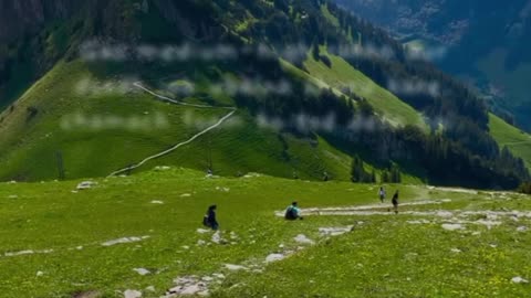 Doodh Ubalte Waqt Girne Na De