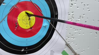 🏹 Watch stunning slow motion archery!