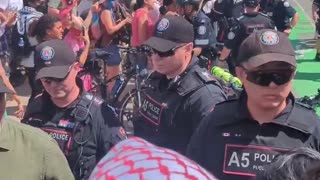 YIKES 🇨🇦 intense confrontation between Toronto Police and these protestors on Canada Day of all days