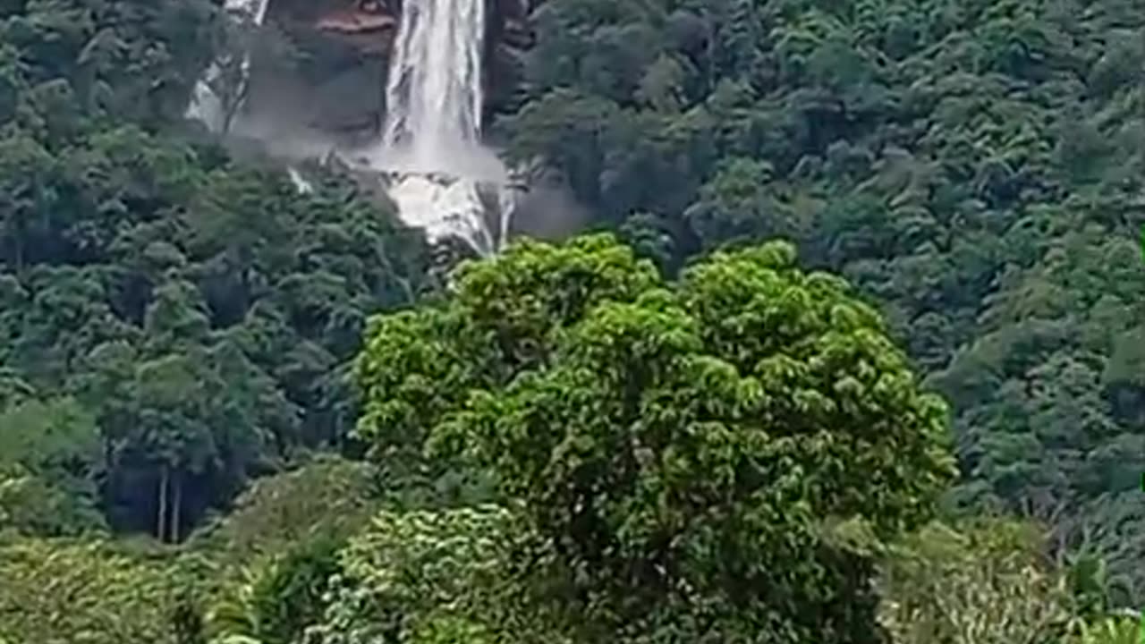 Beautiful Handapangala Falls !