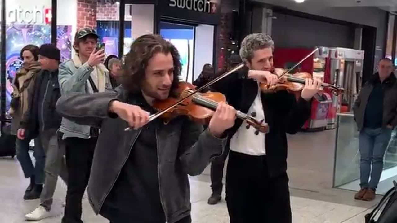 Amazing: The most EPIC Lion King FLASHMOB (Circle of life - Cover)