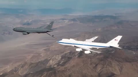 In-flight refueling test of the "Doomsday PlaneDoomsday Plane."
