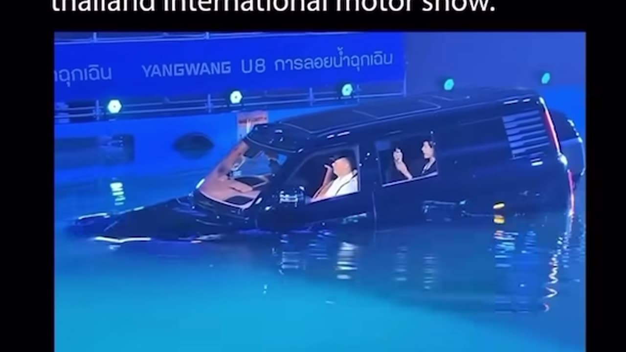 BYD Yangwang U8 Emergency Flotation Test | Amphibious SUV at Motor Show!