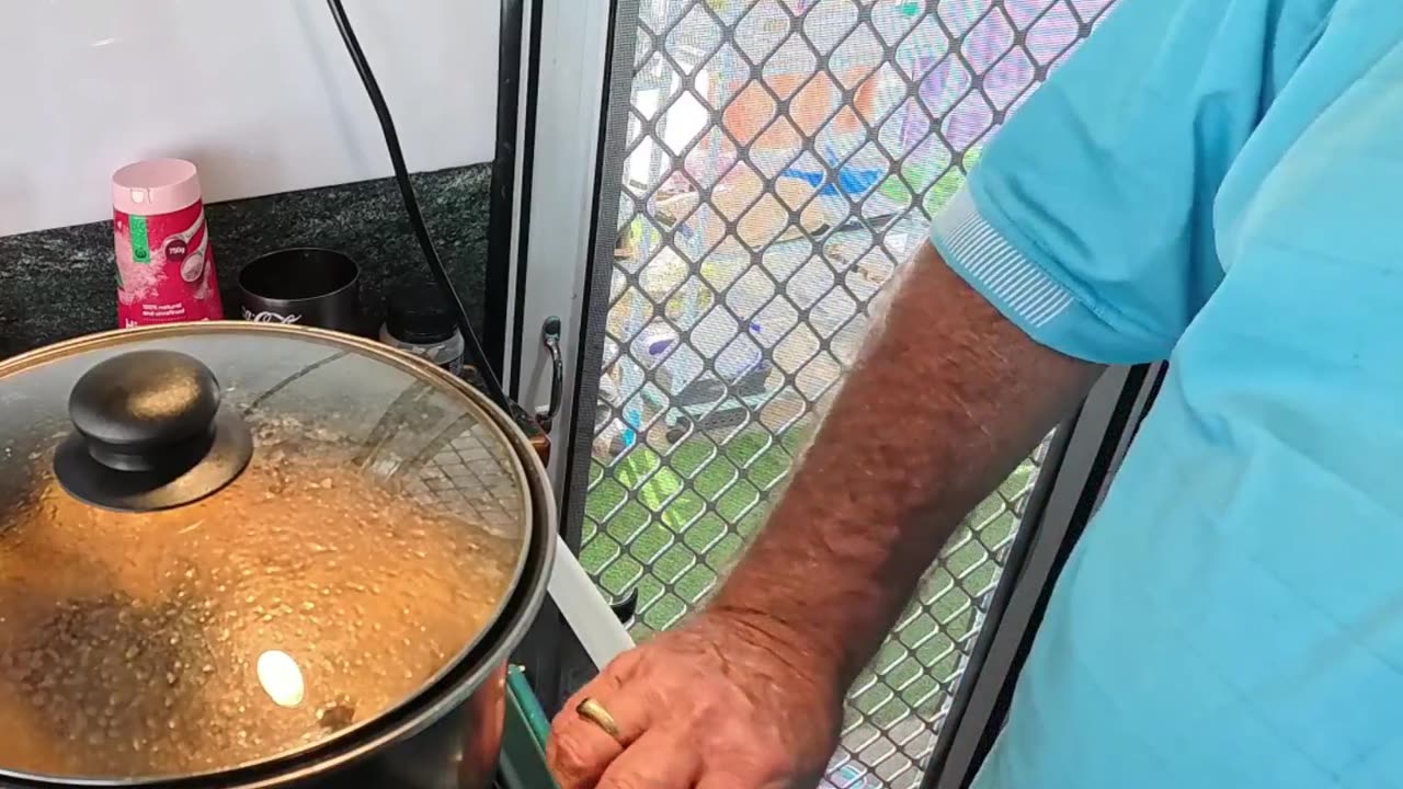 Creamy, Cheesy, Aussie Comfort Food in One Pot! 🇦🇺🍝🧄🧀