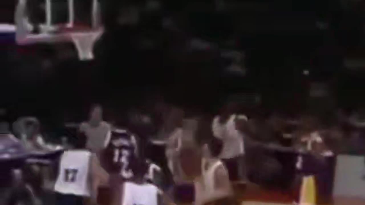 JORDI VILLACAMPA VS LAKERS