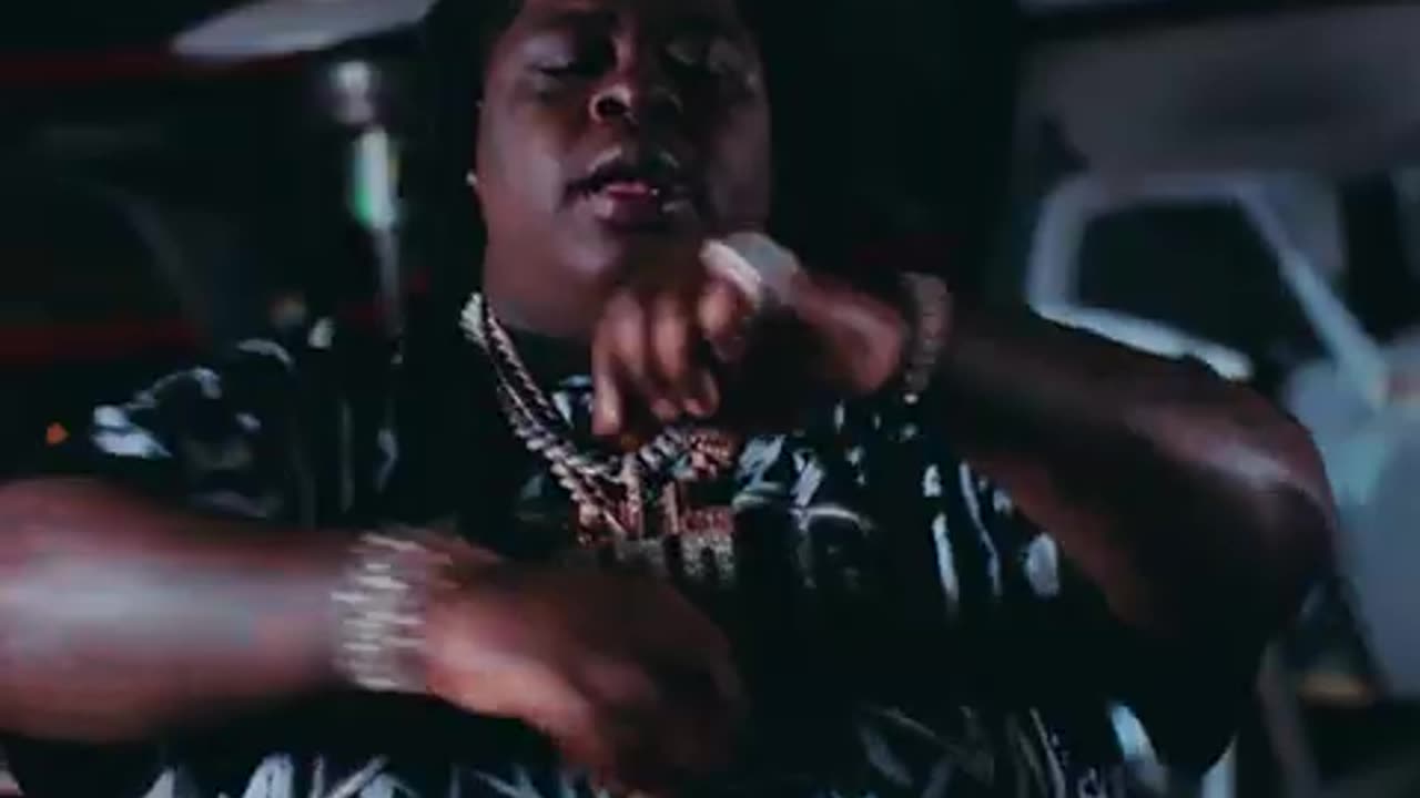 MAXO KREAM - SMOKEY FT. BIGXTHAPLUG (OFFICIAL VIDEO)